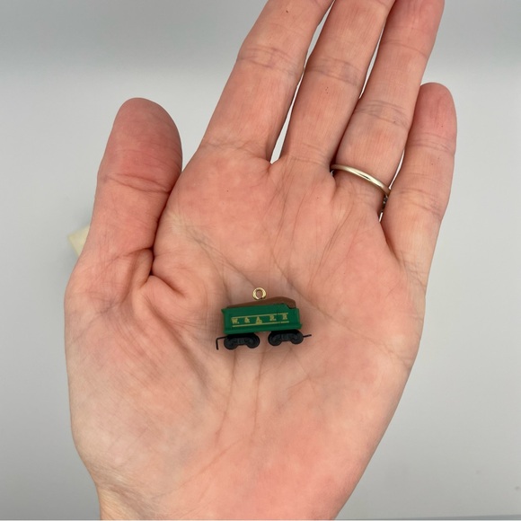 Hallmark Keepsake Lionel Train Minature Steam Locomotive and Tender Ornament - Picture 2 of 5